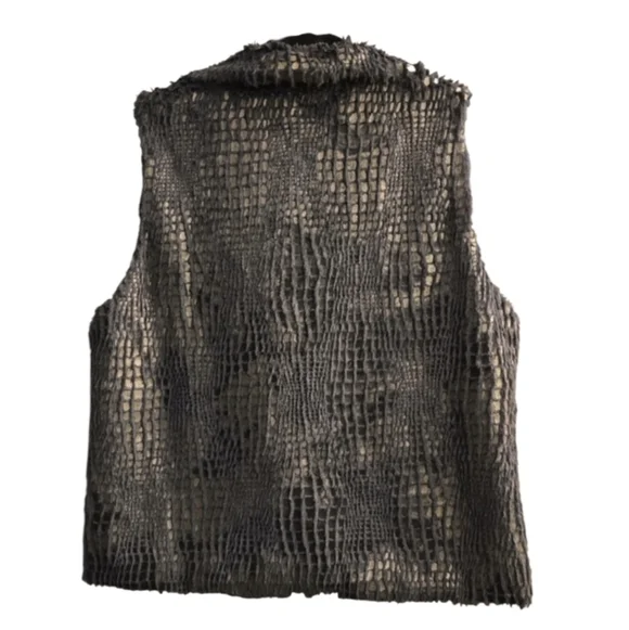 Versona Gray Faux Fur Vest. M - Picture 2 of 11